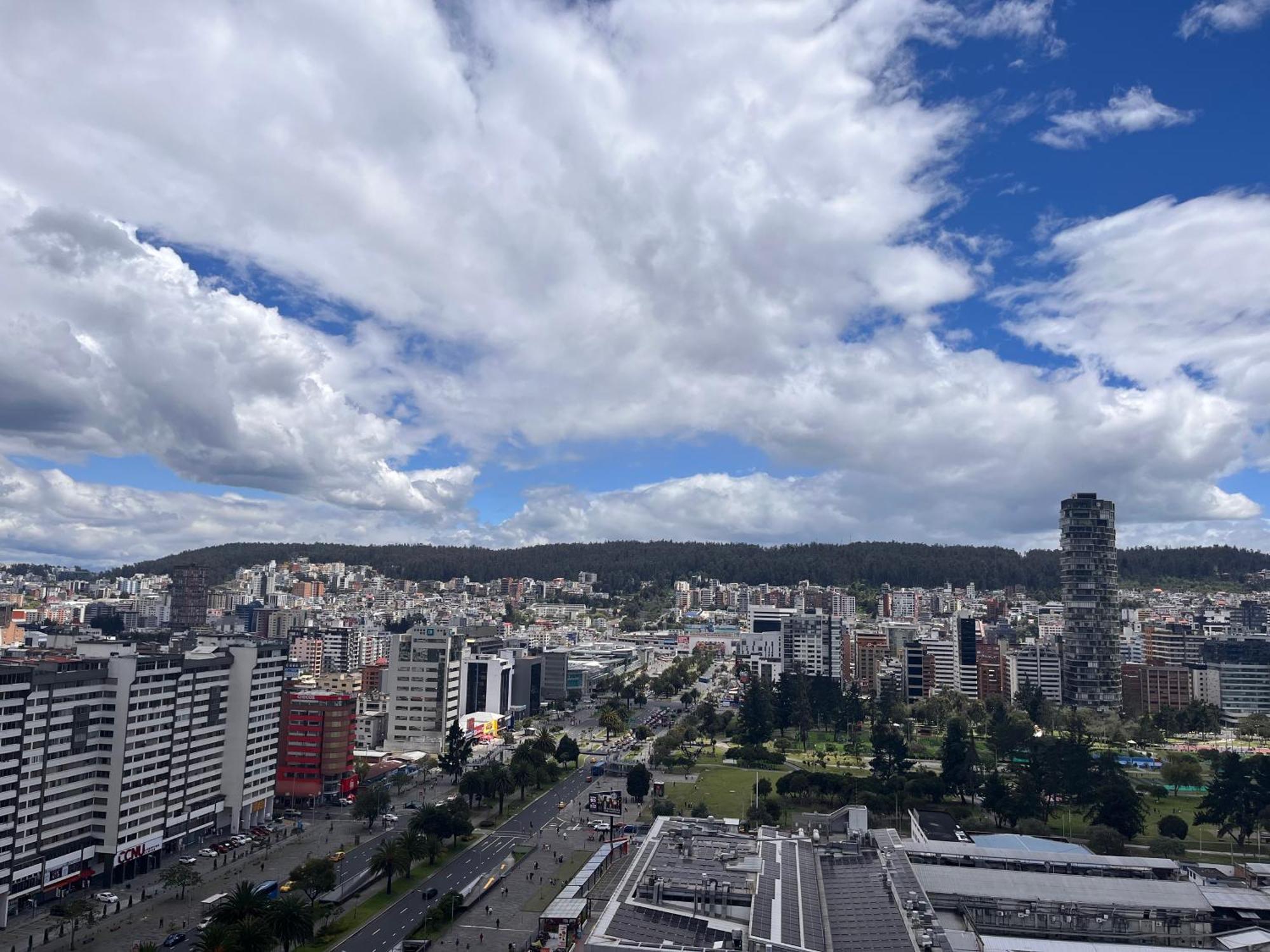 Suite Apartameto 1606 Espectacular Vista La Carolina, Piso 16 One - Quito Exterior foto
